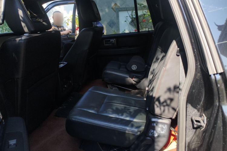 Used Lincoln Navigator  Left Rear Seat