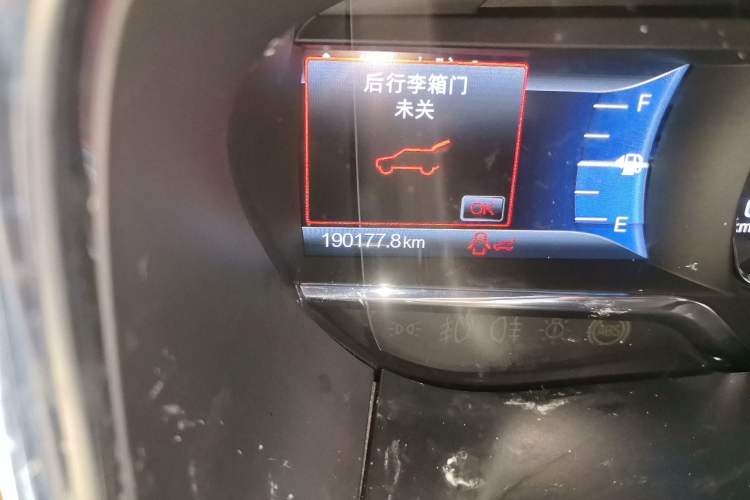 Used Lincoln Navigator 2017 3.5T AWD Odometer Close Up