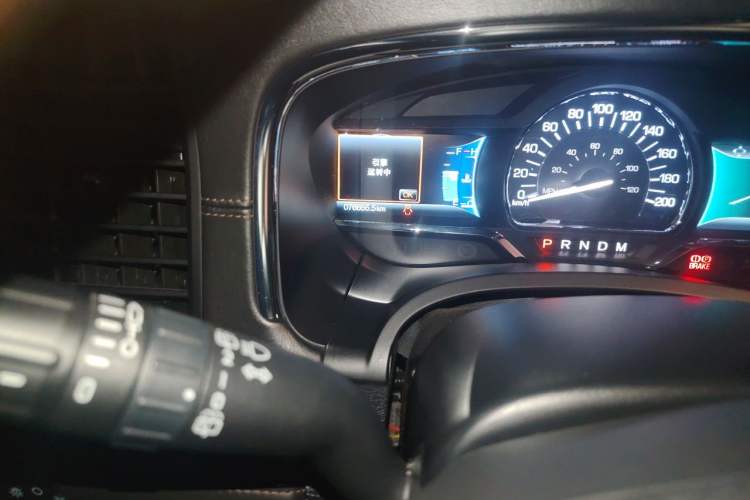 Used Lincoln Navigator 2017 3.5T AWD Odometer Close Up