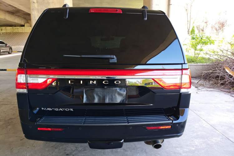 Used Lincoln Navigator 2017 3.5T AWD Rear