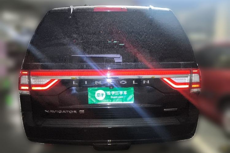 Used Lincoln Navigator  Rear