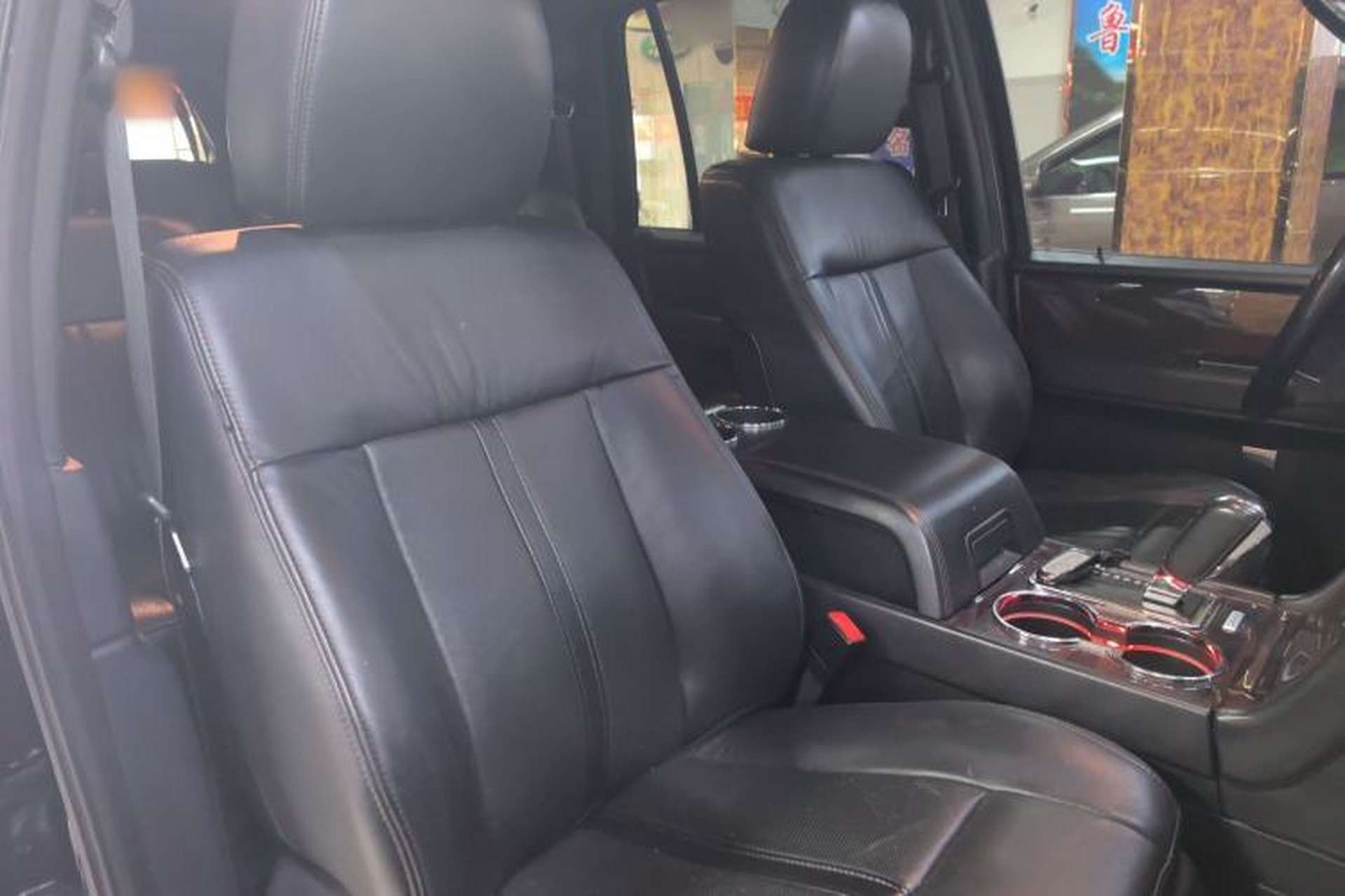 Used Lincoln Navigator 2017 3.5T AWD Right Front Seat