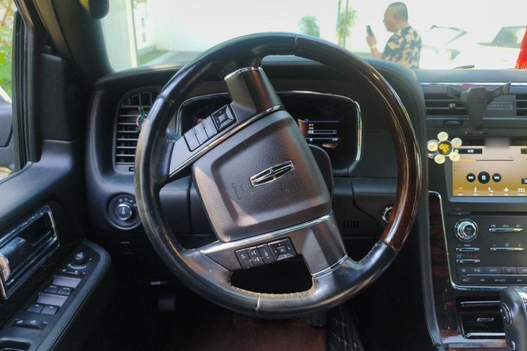 Used Lincoln Navigator  Steering Wheel