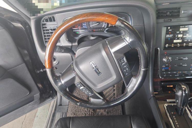 Used Lincoln Navigator  Steering Wheel