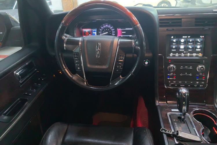 Used Lincoln Navigator 2017 3.5T AWD Steering Wheel