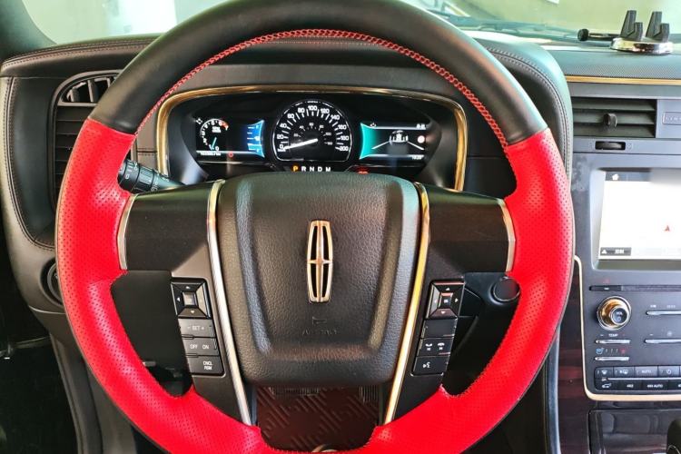 Used Lincoln Navigator 2017 3.5T AWD Steering Wheel