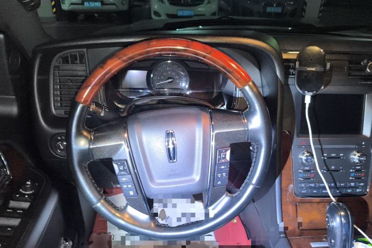 Used Lincoln Navigator  Steering Wheel