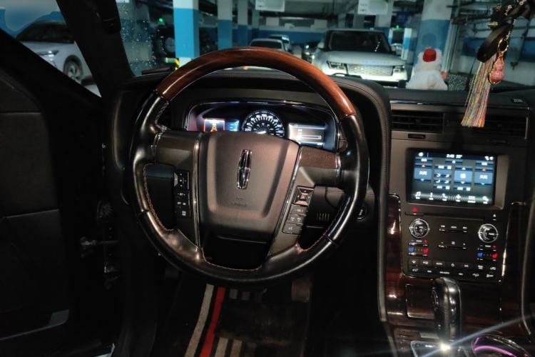 Used Lincoln Navigator 2017 3.5T AWD Steering Wheel