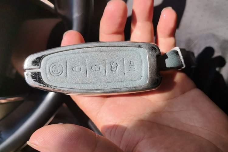 Used Lincoln Navigator 2017 3.5T AWD Vehicle Key