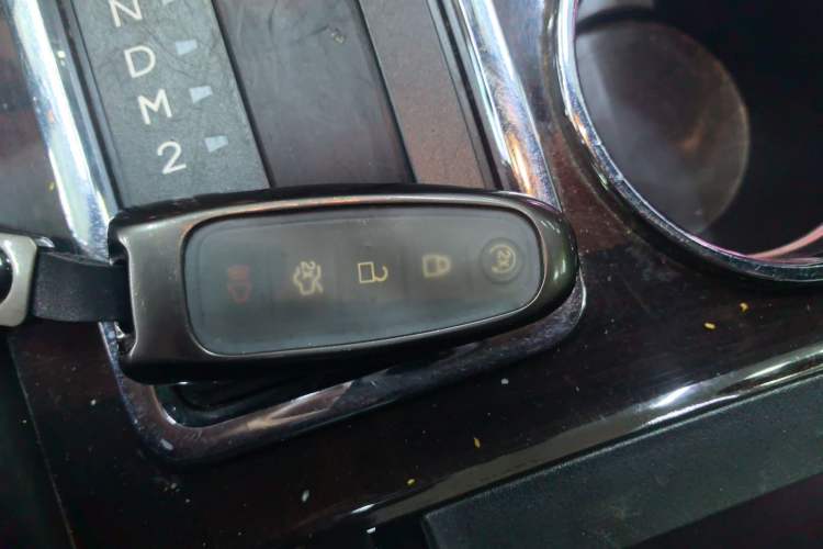 Used Lincoln Navigator 2017 3.5T AWD Vehicle Key