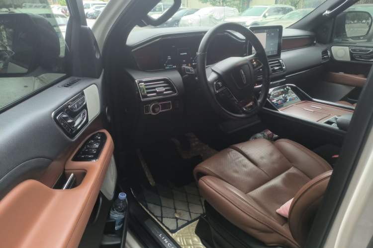 Used Lincoln Navigator 2017 3.5T AWD Driver Seat