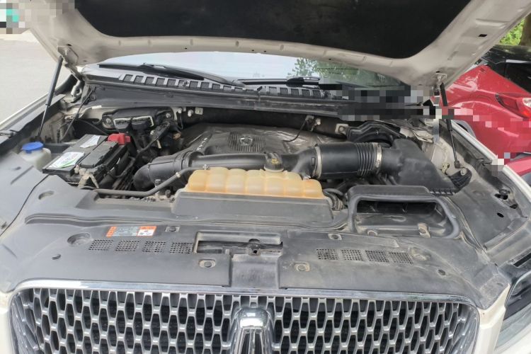 Used Lincoln Navigator 2017 3.5T AWD Engine Bay