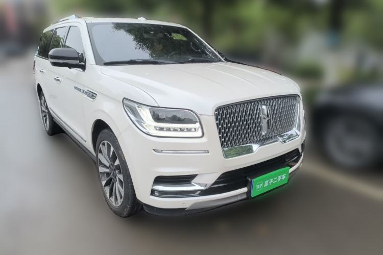 Used Lincoln Navigator 2017 3.5T AWD Front Right 45 Deg