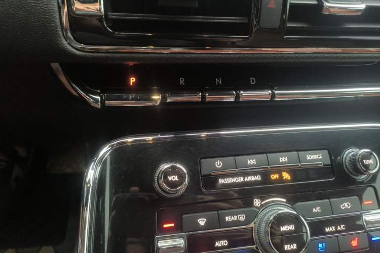 Used Lincoln Navigator 2017 3.5T AWD Gear Lever