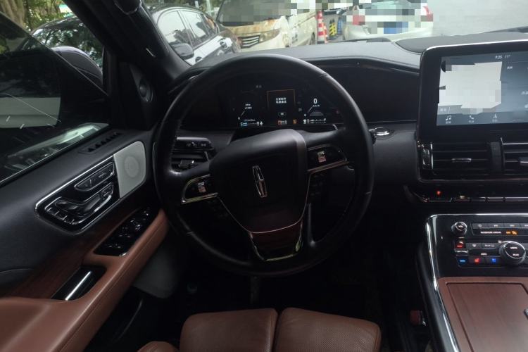 Used Lincoln Navigator 2017 3.5T AWD Steering Wheel