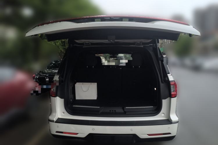 Used Lincoln Navigator 2017 3.5T AWD Trunk