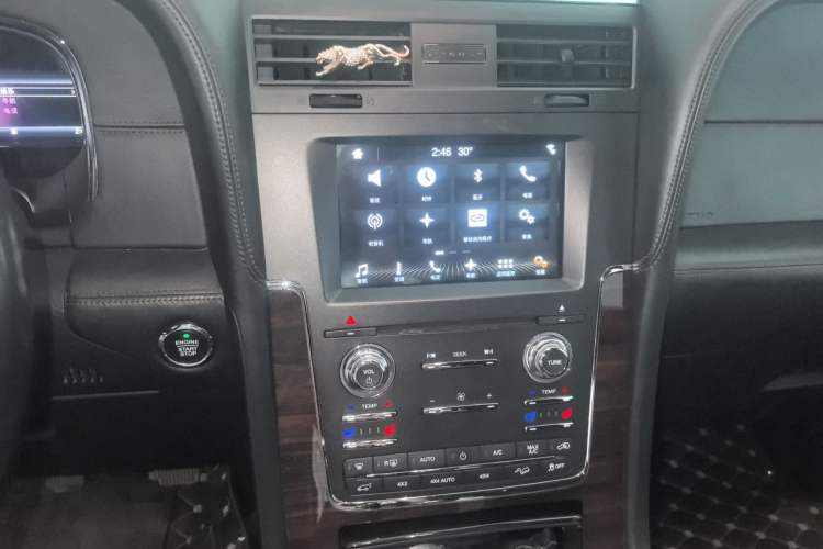 Used Lincoln Navigator 2017 3.5T AWD Audio And AC Panel