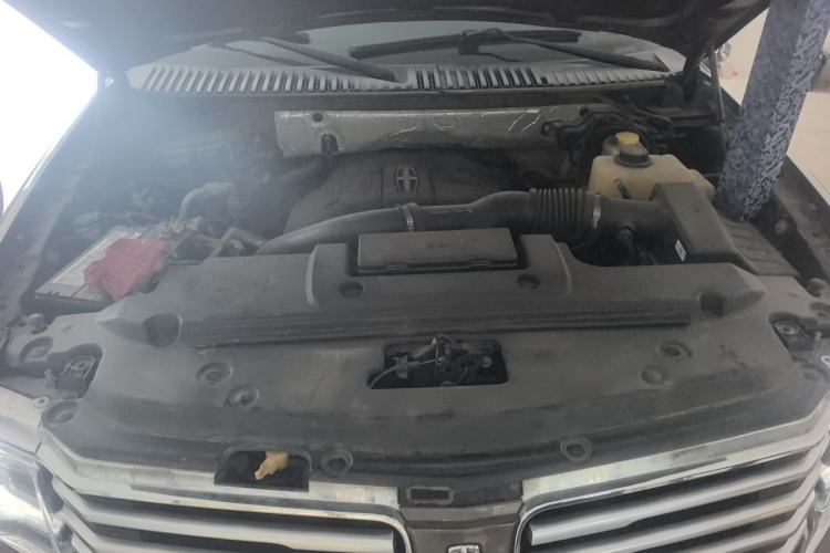 Used Lincoln Navigator 2017 3.5T AWD Engine Bay