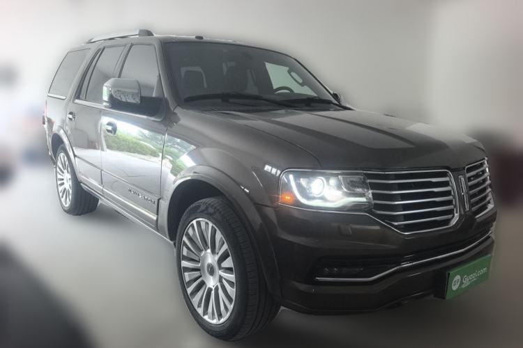 Used Lincoln Navigator 2017 3.5T AWD Front Right 45 Deg