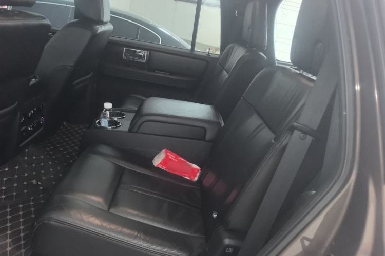 Used Lincoln Navigator 2017 3.5T AWD Left Rear Seat