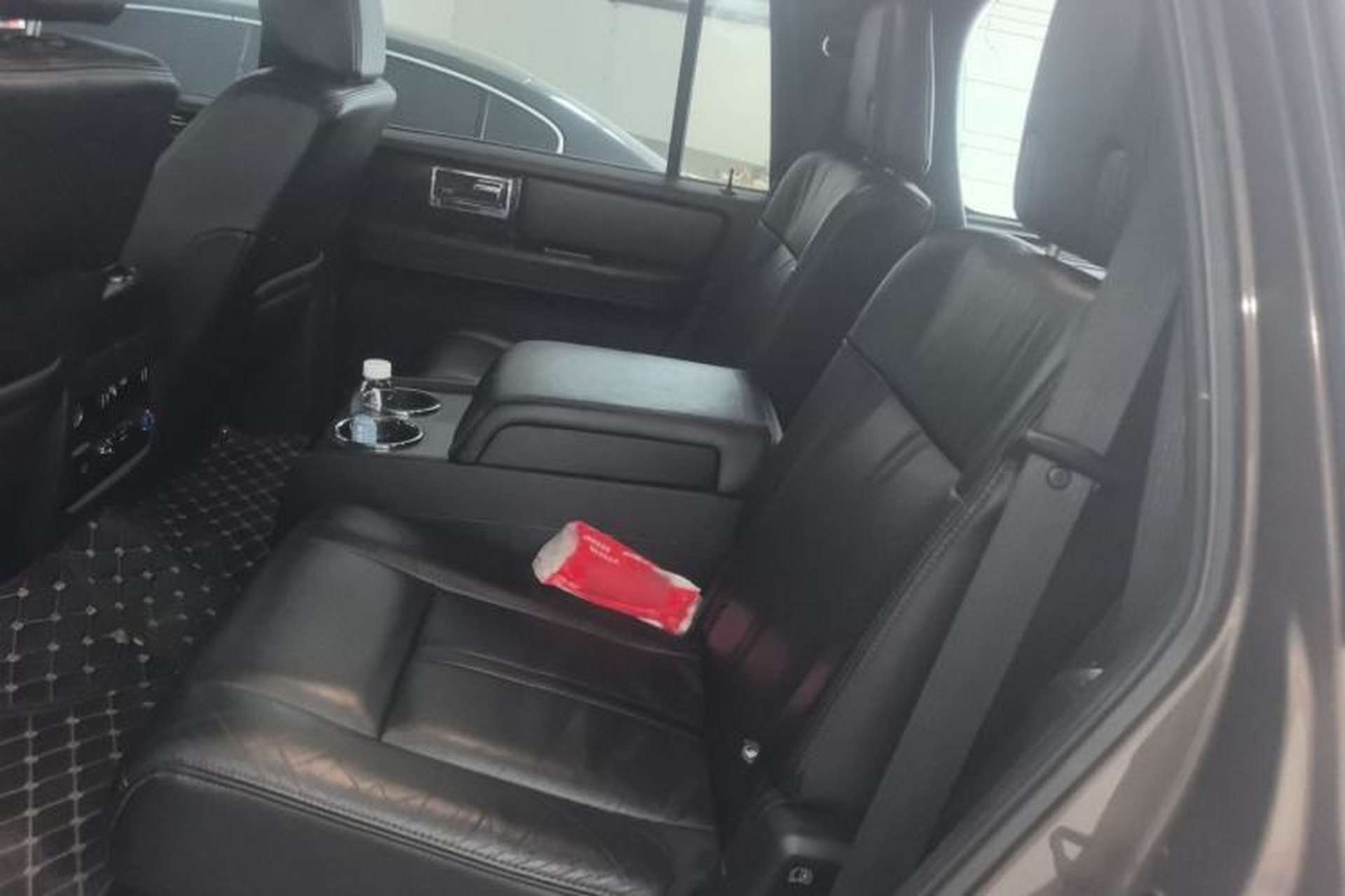 Used Lincoln Navigator 2017 3.5T AWD Left Rear Seat