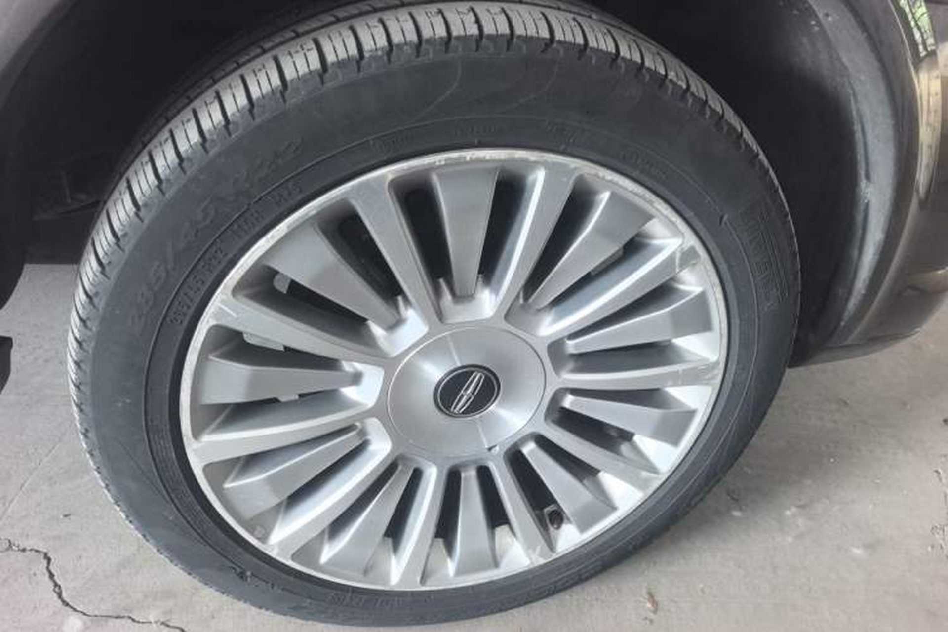 Used Lincoln Navigator 2017 3.5T AWD Right Front Wheel Hub
