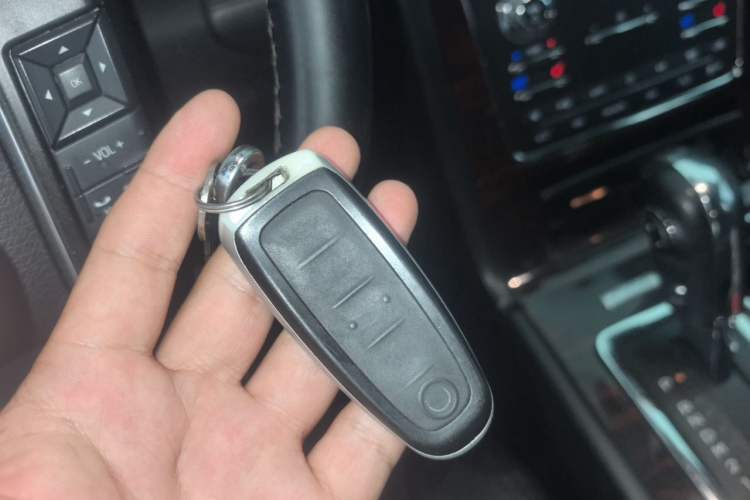 Used Lincoln Navigator 2017 3.5T AWD Vehicle Key