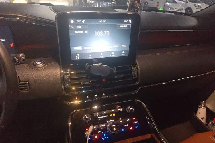 Used Lincoln Navigator 2018 3.5T Prestige Version China V Emission Standard Audio And AC Panel