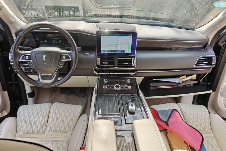 Used Lincoln Navigator 2018 3.5T Presidential Series China V Standard Center Console