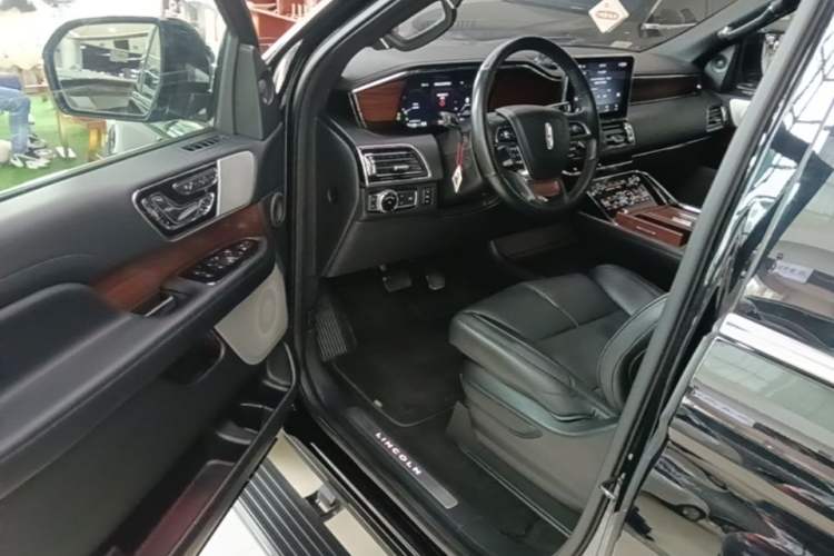 Used Lincoln Navigator 2018 3.5T Prestige Version China V Emission Standard Driver Seat