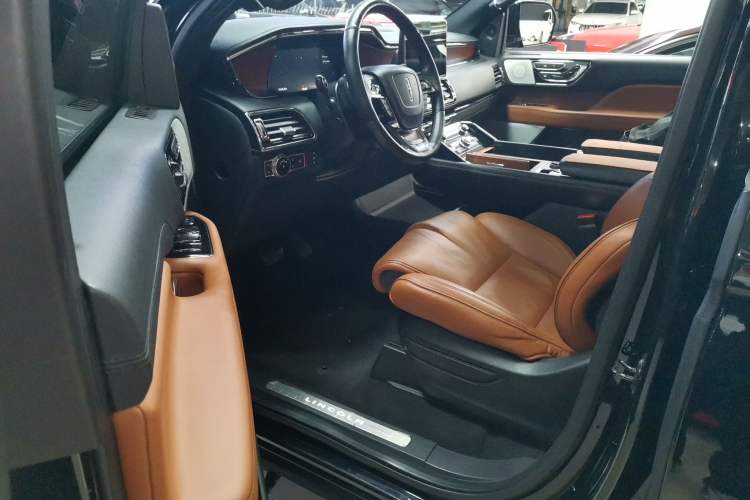 Used Lincoln Navigator 2018 3.5T Prestige Version China V Emission Standard Driver Seat