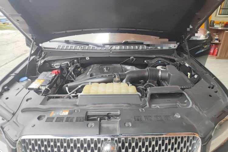 Used Lincoln Navigator 2018 3.5T Prestige Version China V Emission Standard Engine Bay