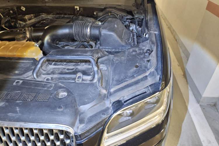 Used Lincoln Navigator 2018 3.5T Prestige Version China V Emission Standard Engine Bay Left