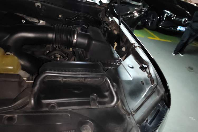 Used Lincoln Navigator 2018 3.5T Prestige Version China V Emission Standard Engine Bay Left