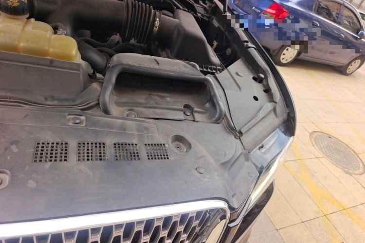 Used Lincoln Navigator 2018 3.5T Prestige Version China V Emission Standard Engine Bay Left