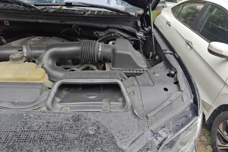 Used Lincoln Navigator 2018 3.5T Prestige Version China V Emission Standard Engine Bay Left