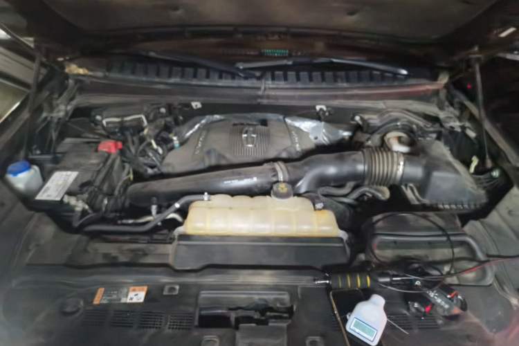 Used Lincoln Navigator 2018 3.5T Presidential Series China V Standard Engine Bay