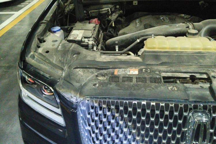 Used Lincoln Navigator 2018 3.5T Prestige Version China V Emission Standard Engine Bay Right
