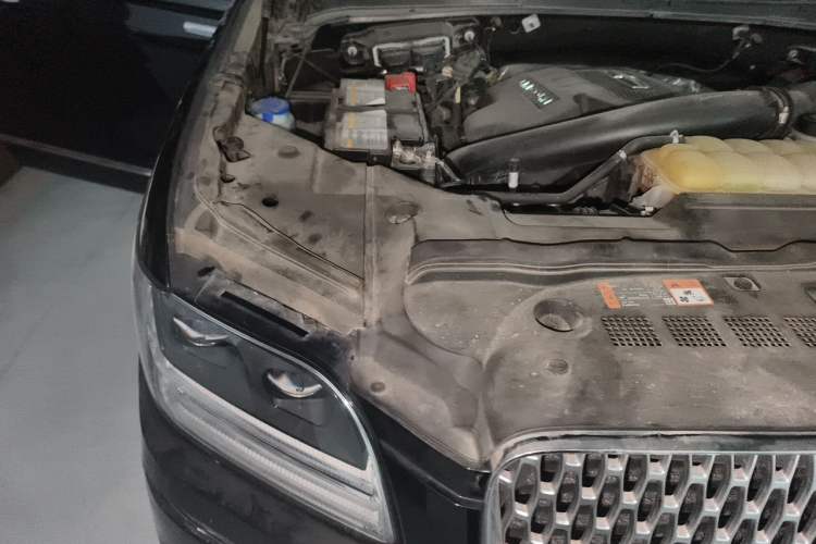 Used Lincoln Navigator 2018 3.5T Prestige Version China V Emission Standard Engine Bay Right