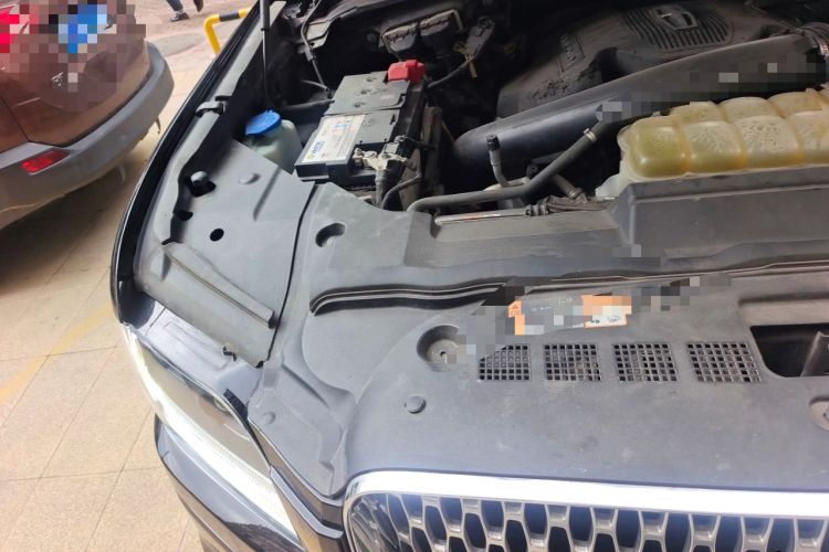 Used Lincoln Navigator 2018 3.5T Prestige Version China V Emission Standard Engine Bay Right