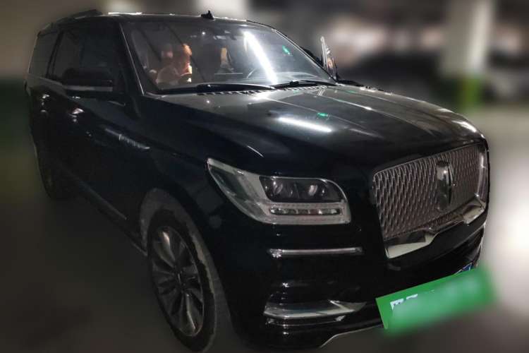 Used Lincoln Navigator 2018 3.5T Prestige Version China V Emission Standard Front Right 45 Deg