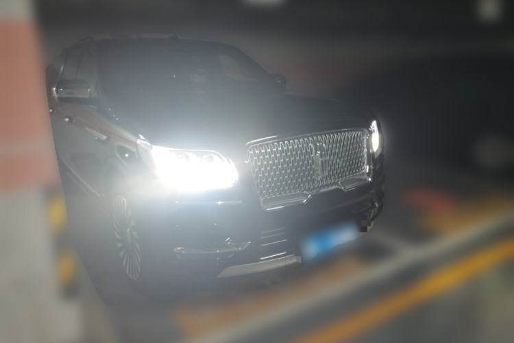 Used Lincoln Navigator 2018 3.5T Presidential Series China V Standard Front Right 45 Deg