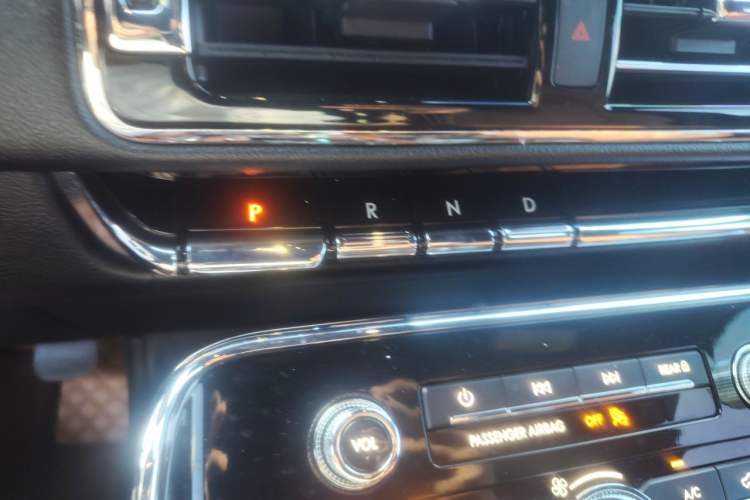 Used Lincoln Navigator 2018 3.5T Prestige Version China V Emission Standard Gear Lever