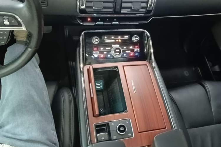 Used Lincoln Navigator 2018 3.5T Prestige Version China V Emission Standard Gear Lever