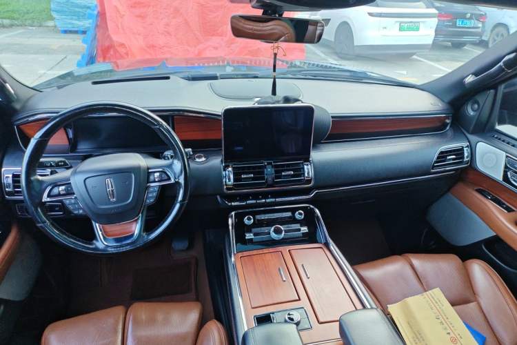 Used Lincoln Navigator  Headliner