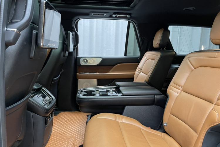 Used Lincoln Navigator 2018 3.5T Prestige Version China V Emission Standard Interior 11