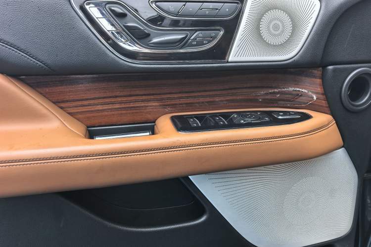 Used Lincoln Navigator 2018 3.5T Prestige Version China V Emission Standard Interior 12