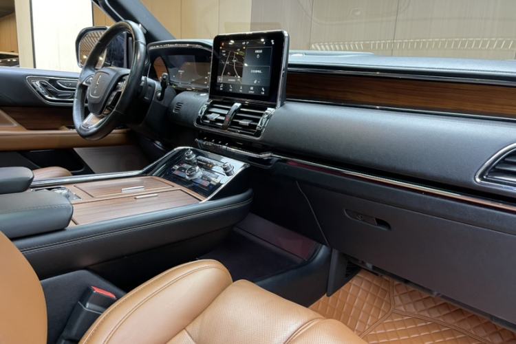 Used Lincoln Navigator 2018 3.5T Prestige Version China V Emission Standard Interior 14