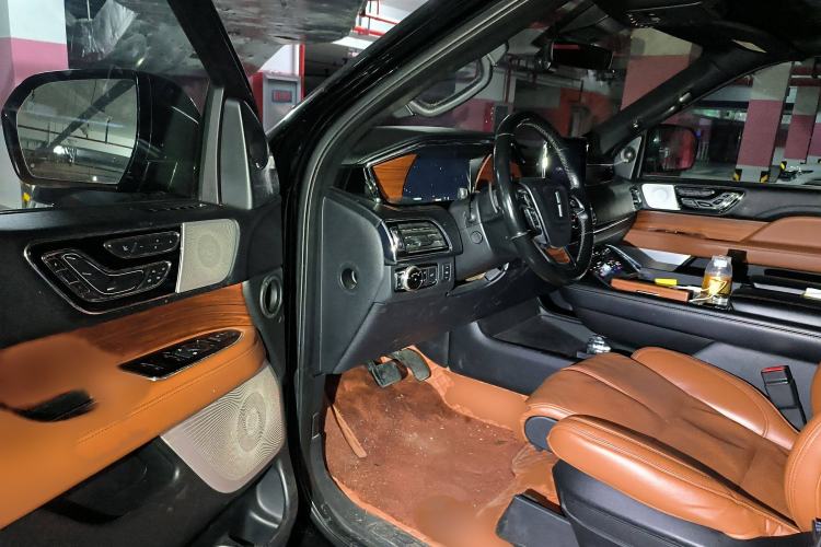 Used Lincoln Navigator 2018 3.5T Prestige Version China V Emission Standard Interior 3