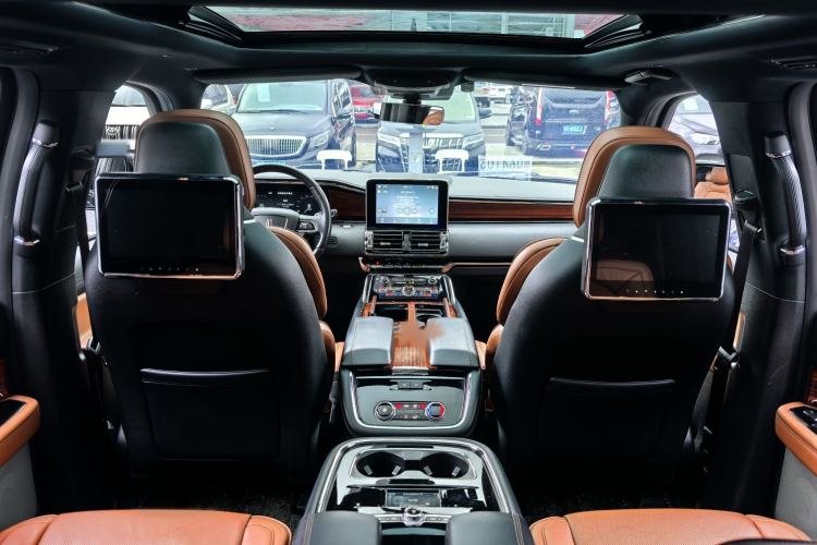 Used Lincoln Navigator 2018 3.5T Prestige Version China V Emission Standard Interior 5